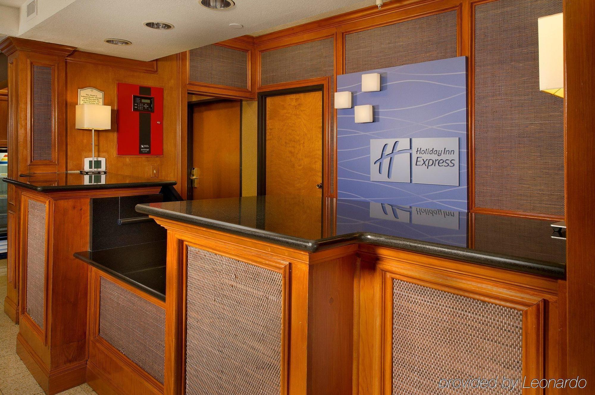 Holiday Inn Express & Suites San Antonio - Downtown Market Area By Ihg Exterior photo